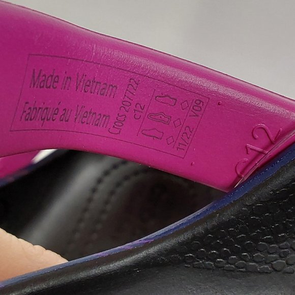 'CROCS' 'DISNEY VILLAINS'  LIMITED EDITION 'JIBBITZ' SLIP-ON CLASSIC CLOG SLIDES - Picture 11 of 16